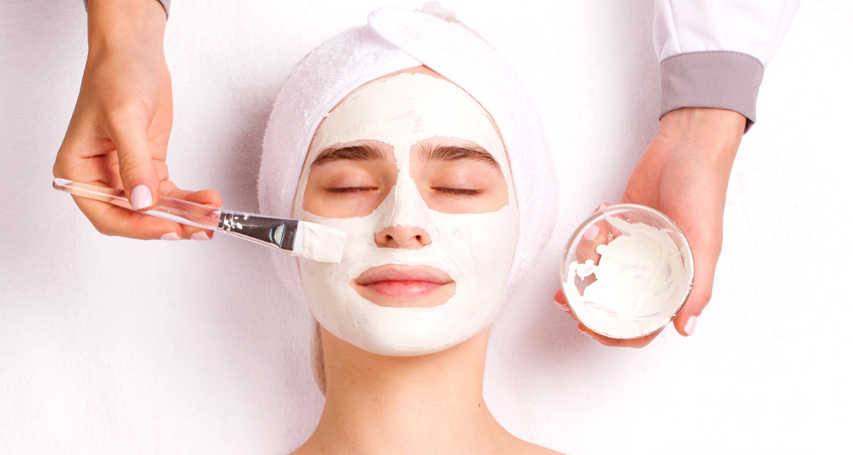 На моделях нанесены следующий маски: Revitalizing Line